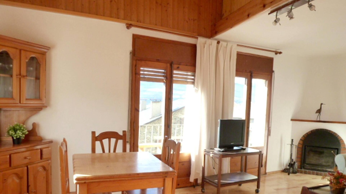Escadarcs Apartment | Homerez - Apartment 8 km from the slopes for 4 pers. with balcony in Alp