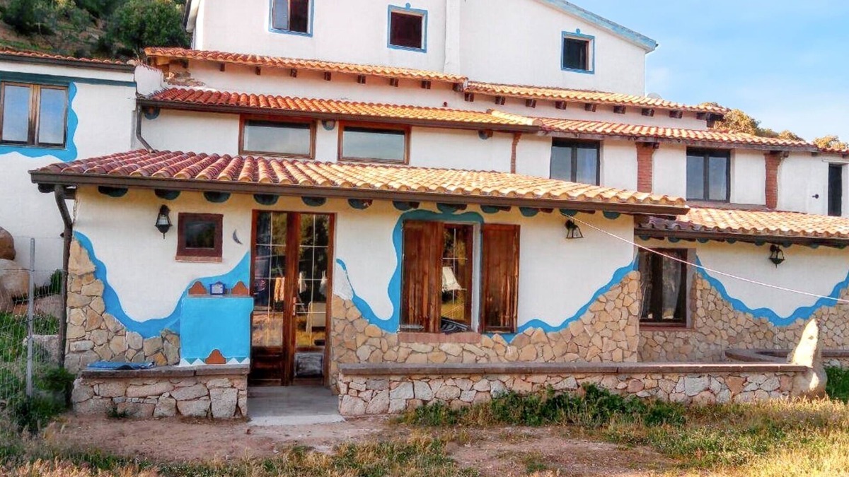 Arbus Apartment | Homerez - Apartment Arbus Mountain View