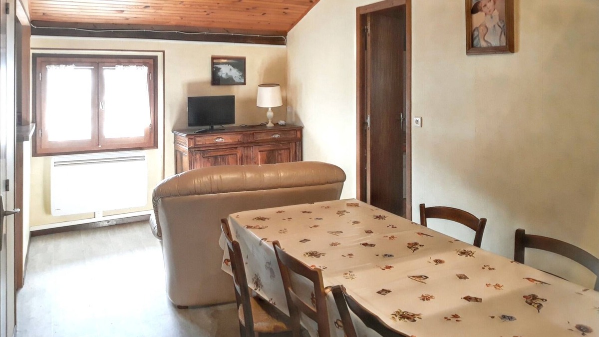 Belcaire Apartment | Homerez - Apartment in Belcaire