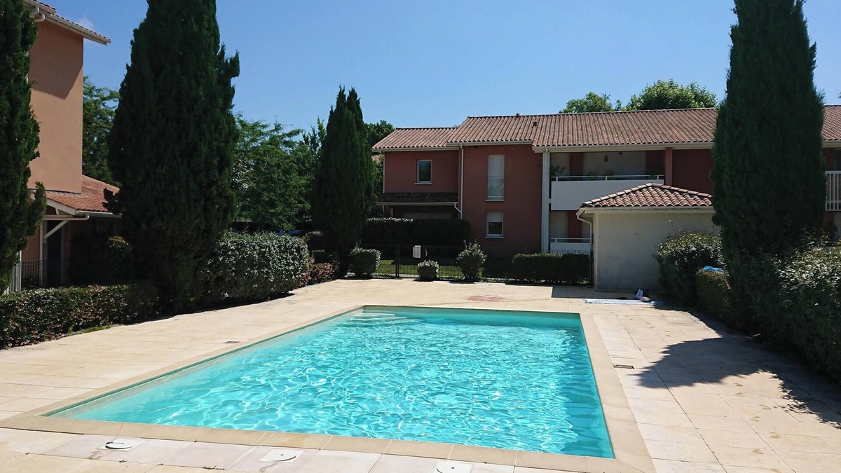 Dax Apartment | Homerez - Apartment in Dax with pool.