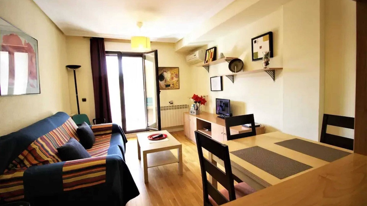 San Vicente Apartment | Homerez - Apartment in Salamanca