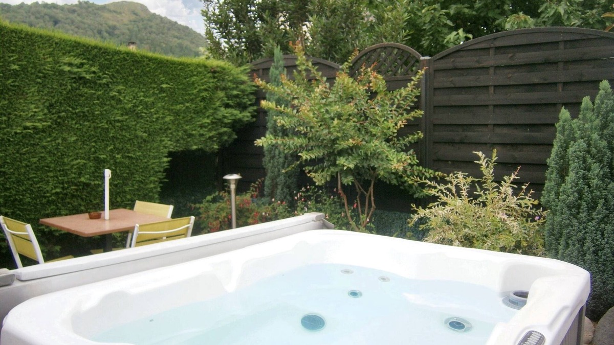 Lourdes Apartment | Homerez - Apartment in Lourdes