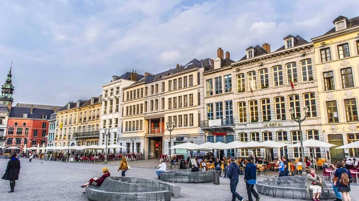 Mons Apartment | Homerez - Apartment in Mons, private parking