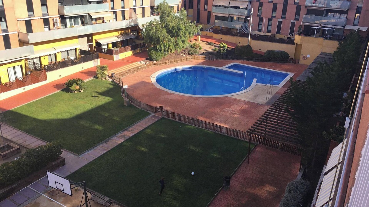 Terrassa Apartment | Homerez - Apartment in Terrassa, pool