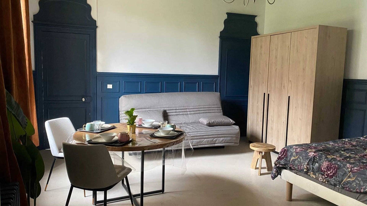 Les Andelys Apartment | Homerez - Apartment Les Andelys