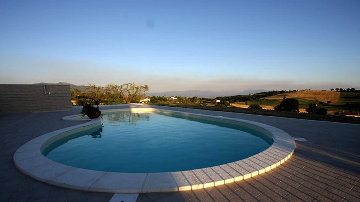 Montecastrilli Apartment | Homerez - Appartement for 4 ppl. with shared pool and garden at Montecastrilli