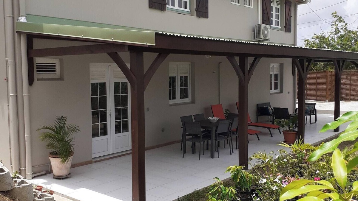 Saint-Esprit Apartment | Homerez - Apt Saint-Esprit, mountain view