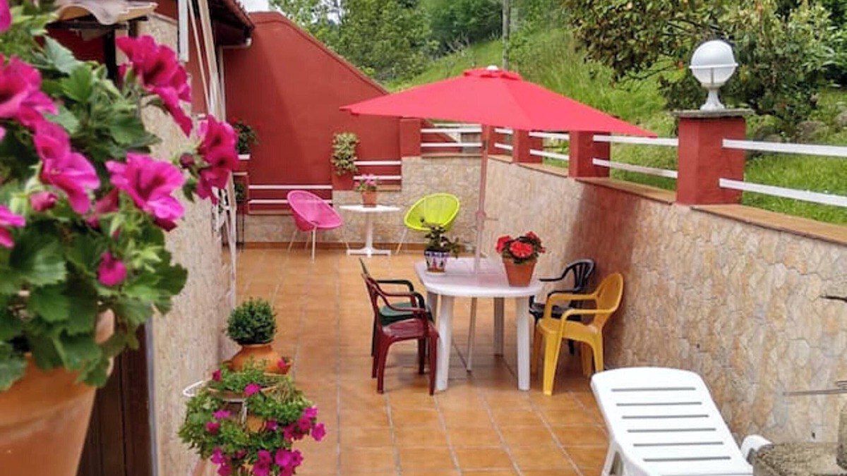 Villamayor Apartment | Homerez - Apt. Villamayor + mountain view