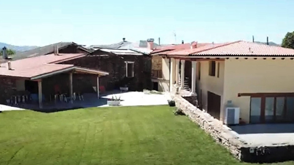 Viana do Bolo Apartment | Homerez - Apt. with View in Mourisca