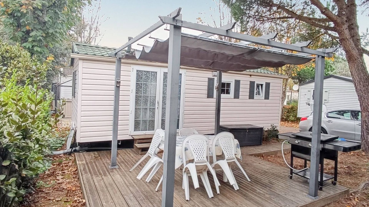 La Cotiniere House | Homerez - Bungalow in Saint-Pierre-d'Oléron