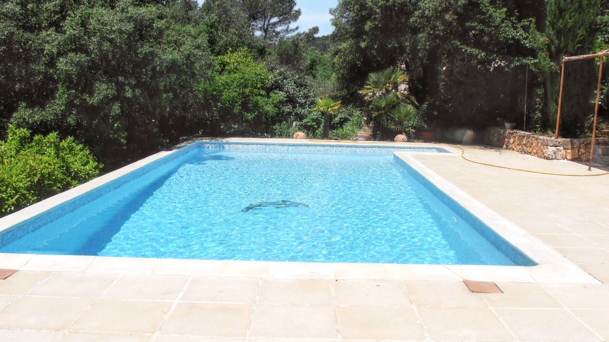 Barjols House | Homerez - Barjols House w/Pool