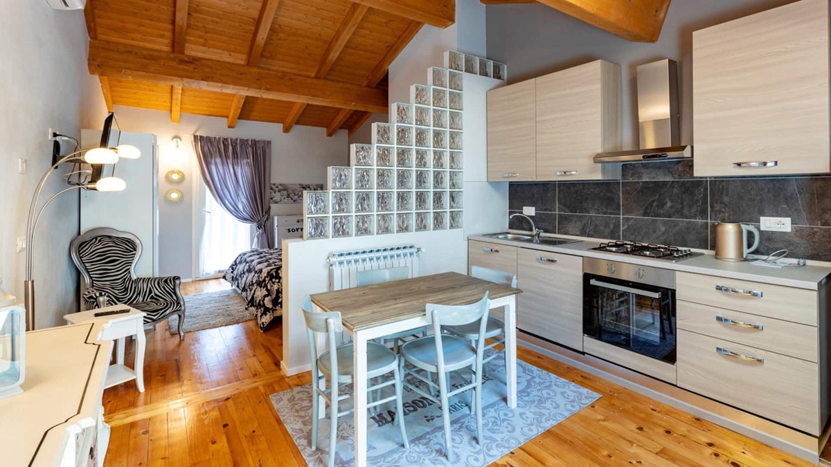 Piazza Apartment | Homerez - Beautiful apartement for 2 ppl. with balcony at Mondovì Piazza (CN)