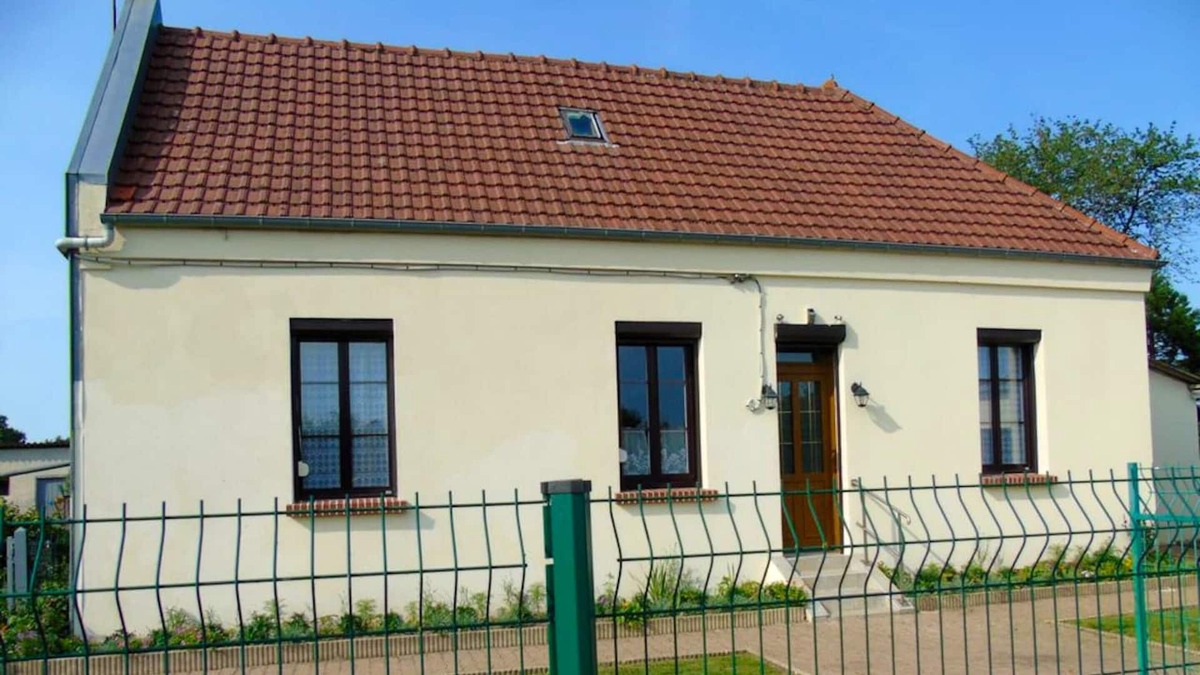 Avesnes-en-Val House | Homerez - Beautiful house for 6 ppl. at Avesnes-en-Val