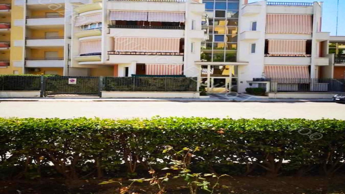 Barletta Apartment | Homerez - Beautiful appartement 1 km away from the beach for 4 ppl. at Barletta