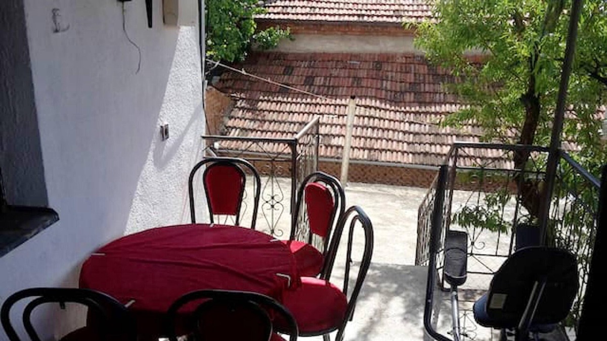 Prilep Apartment | Homerez - Beautiful appartement for 4 ppl. with terrace and balcony at Prilep