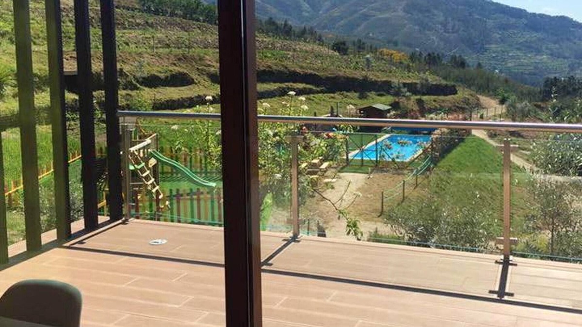 Seia House | Homerez - Beautiful bungalow for 6 ppl. with shared pool and terrace at Furtado