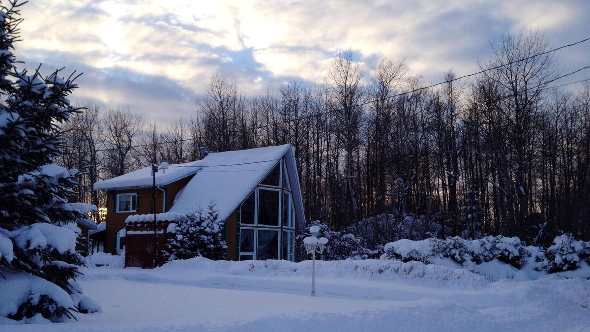 Mashteuiatsh Ski Chalet | Homerez - Beautiful chalet for 6 ppl. with jacuzzi at Mashteuiatsh