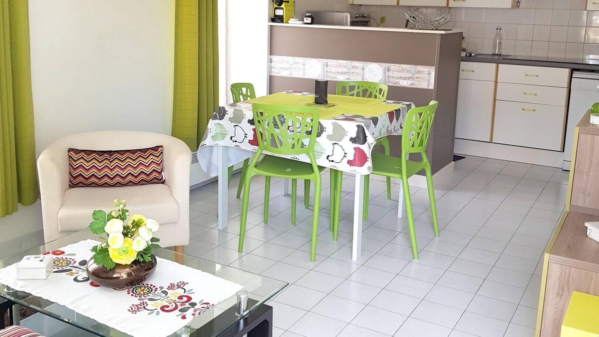 Vonnas House | Homerez - Beautiful house for 4 ppl. with terrace at Vonnas