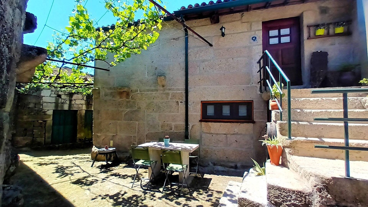 Lindoso House | Homerez - Beautiful house for 4 ppl. with terrace at Lindoso