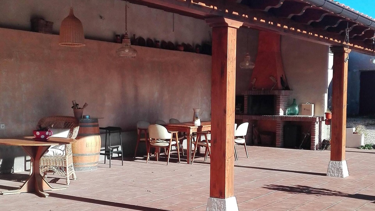 Peral de Arlanza House | Homerez - Big house for 9 ppl. with garden and terrace at Peral de Arlanza