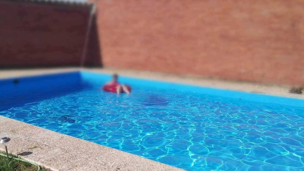 Babilafuente House | Homerez - Big house for 13 ppl. with swimming-pool and terrace at Babilafuente