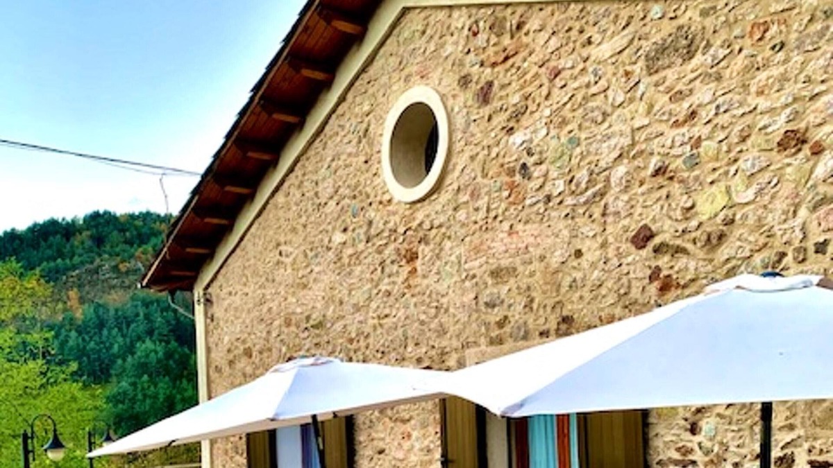 Ogassa House | Homerez - Big house for 10 ppl. with terrace at Ogassa