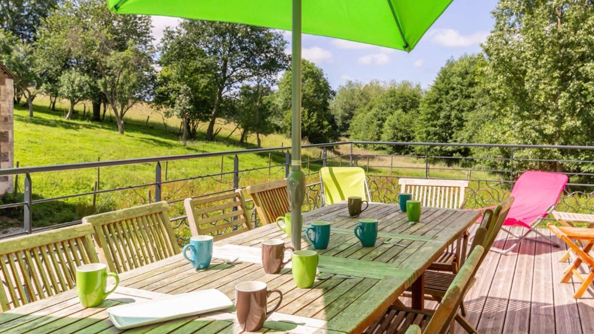 Donnay House | Homerez - Big house for 11 ppl. with garden and terrace at Donnay
