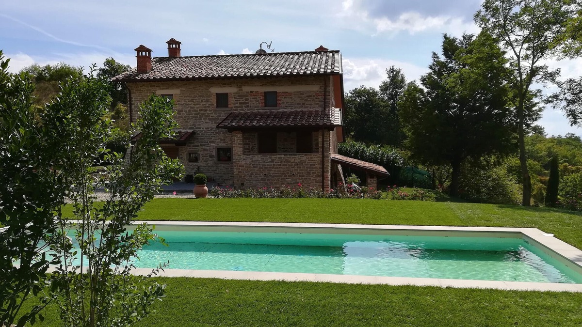 Pieve Santo Stefano Villa | Homerez - Big villa for 10 ppl. with swimming-pool at Pieve Santo Stefano