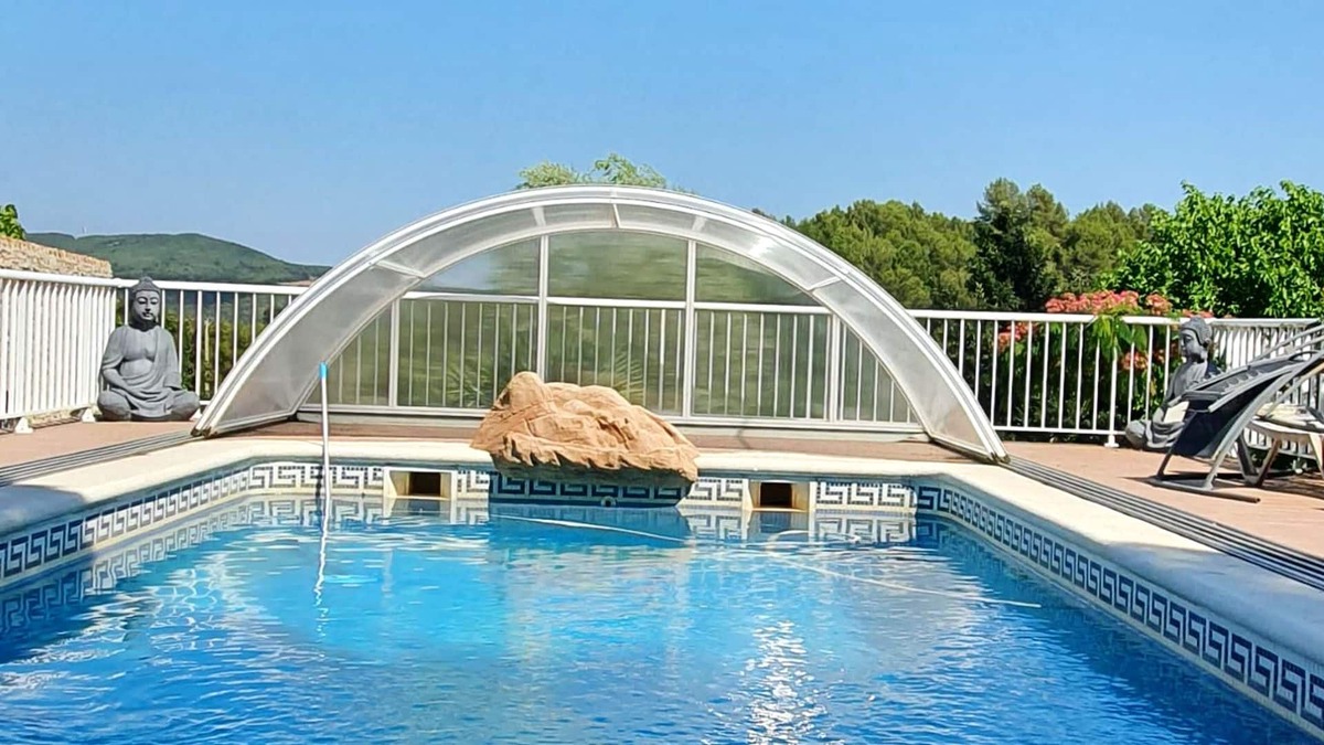 Querol Villa | Homerez - Big villa for 20 ppl. with swimming-pool, jacuzzi and garden at Querol