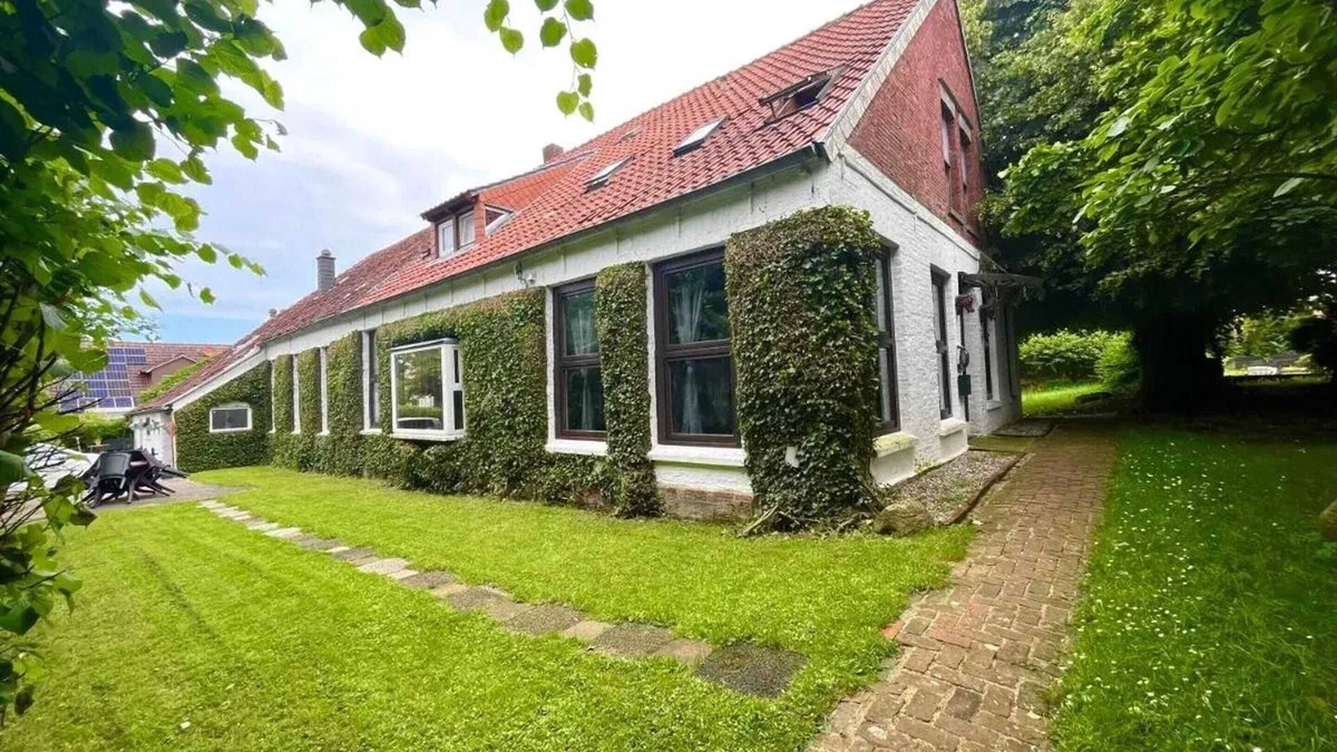 Emden Apartment | Homerez - Bright apartment in Emden with terrace 60 m²