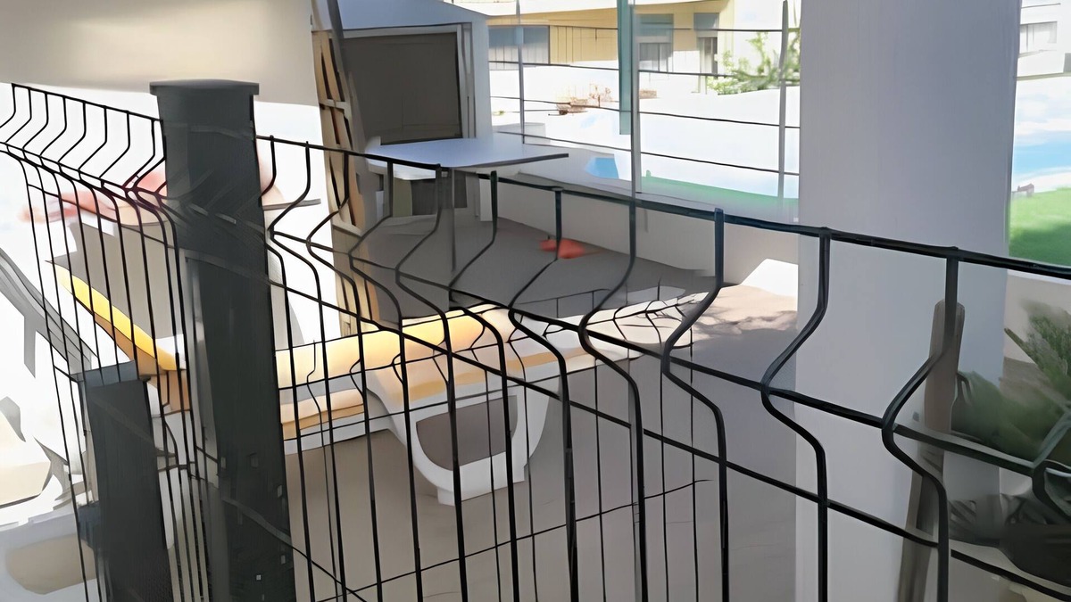 Feijo Apartment | Homerez - Bright apartment in Almada with shared pool