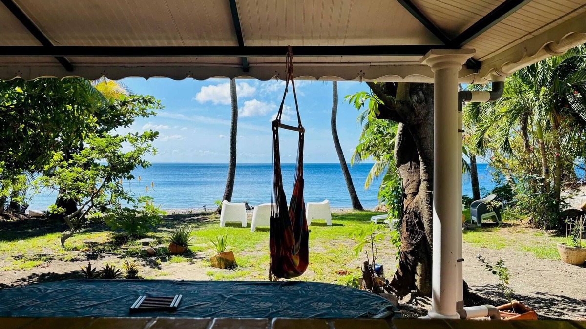 Saint-Pierre House | Homerez - Bungalow in Saint-Pierre