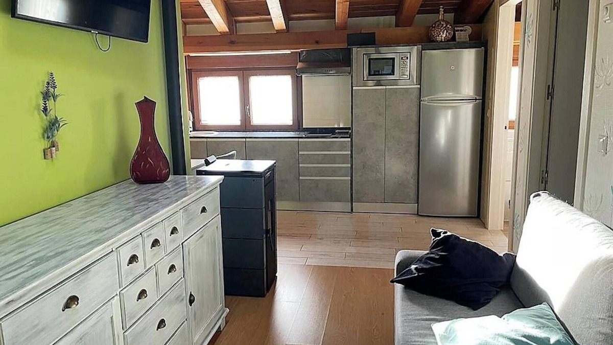 Tubilla del Lago House | Homerez - Cabin in Tubilla del Lago