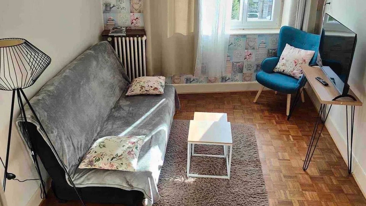 Neris-les-Bains Apartment | Homerez - Central Apt Néris-les-Bains