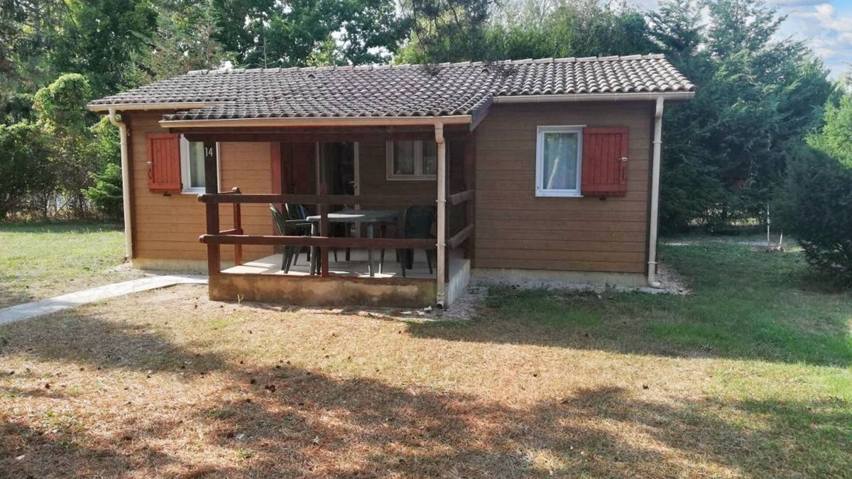 Presles-et-Boves Ski Chalet | Homerez - Chalet in Presles-et-Boves