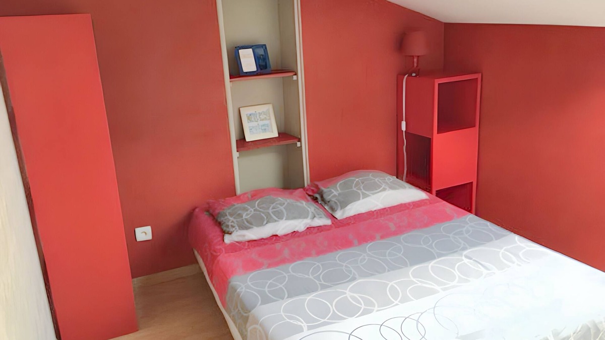 Roanne Apartment | Homerez - Charming Apartment in Roanne, Terrace, 56 m²