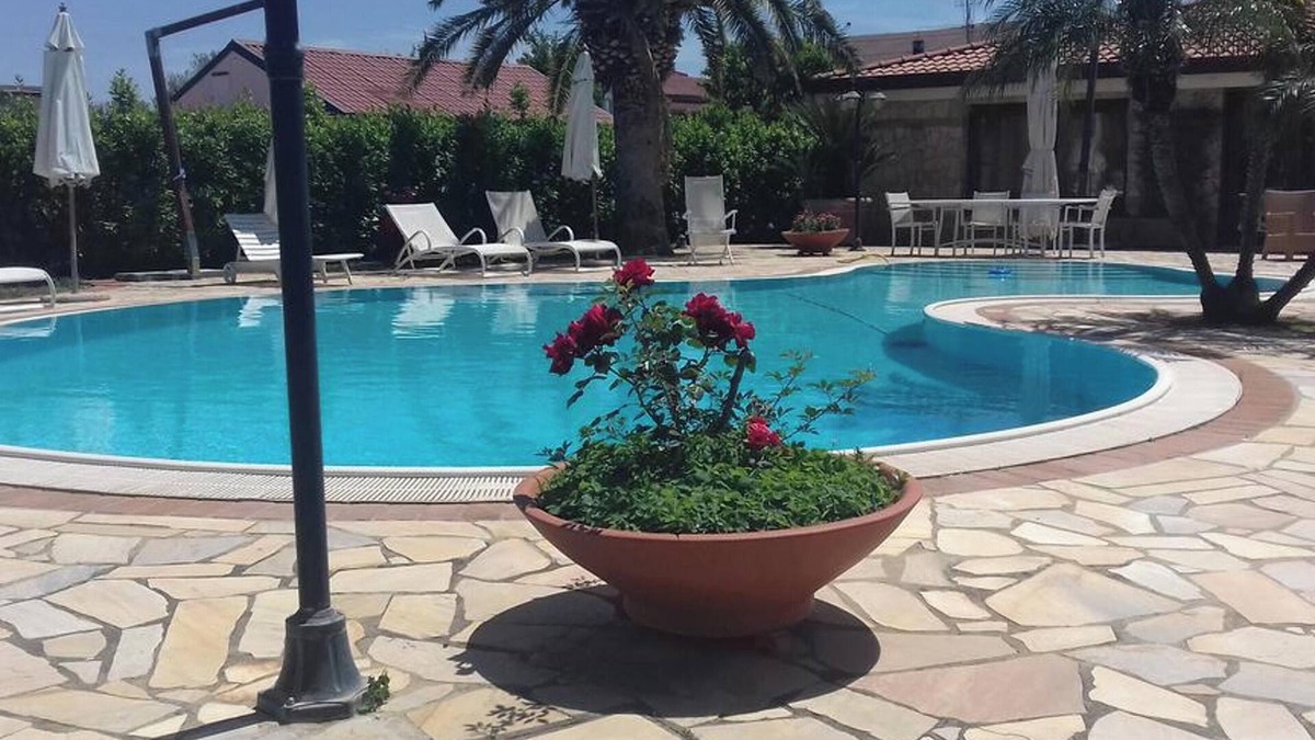 Eboli Apartment | Homerez - Charming apartment with pool in Lago