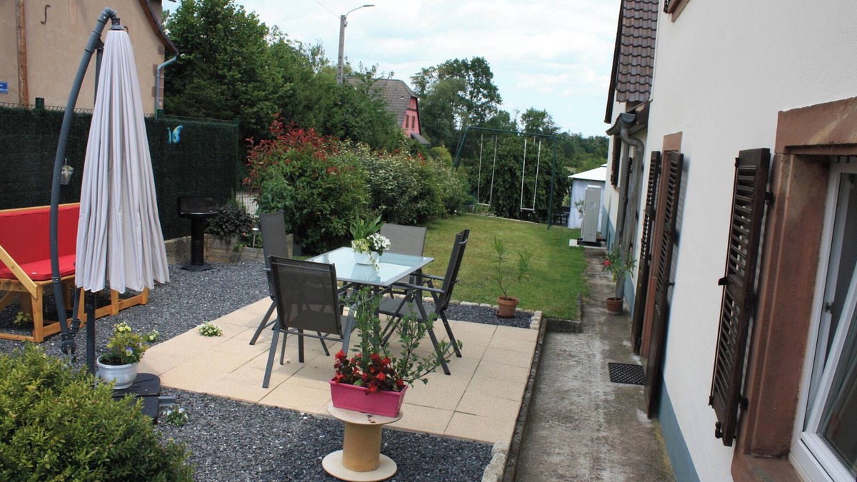 Gottenhouse House | Homerez - Charming House in Gottenhouse + Garden