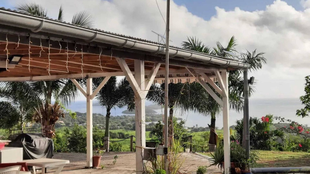 Le Francois House | Homerez - Charming House in Le François