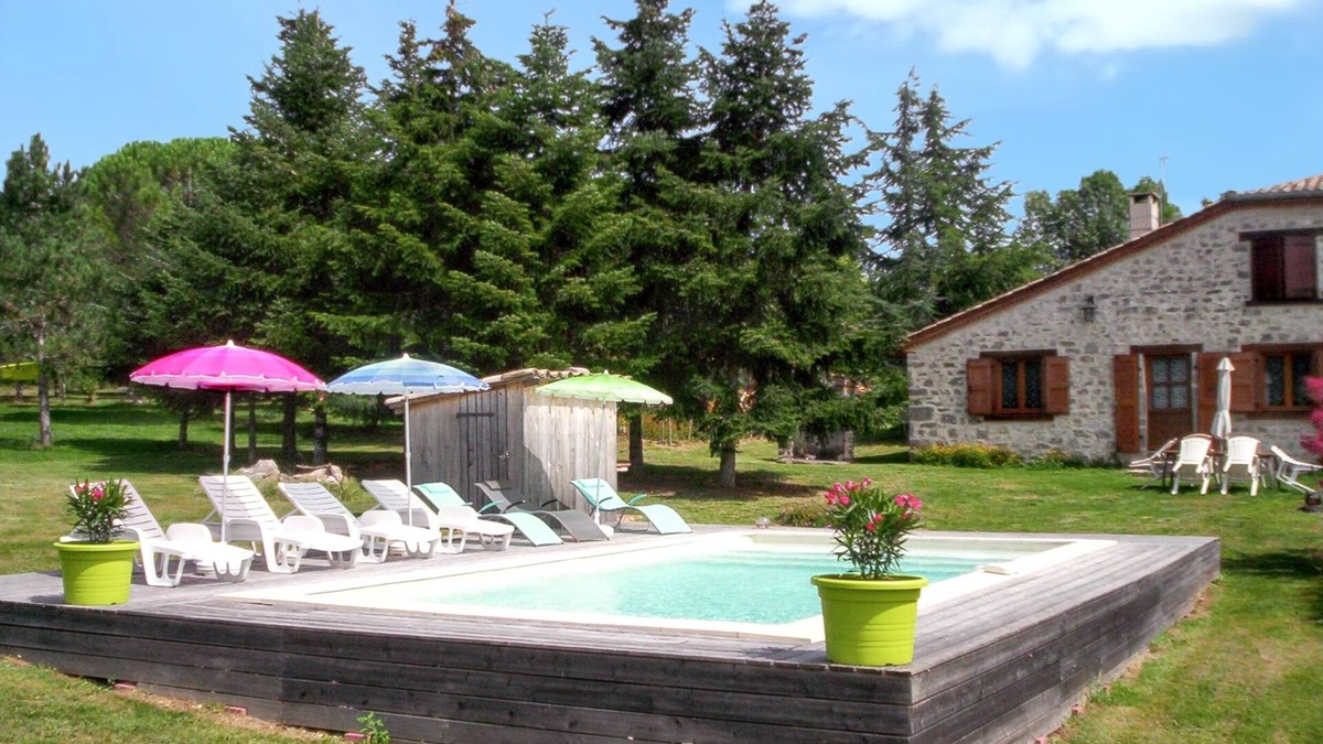 Saint-Cirq House | Homerez - Charming House in Saint-Cirq with Private Pool