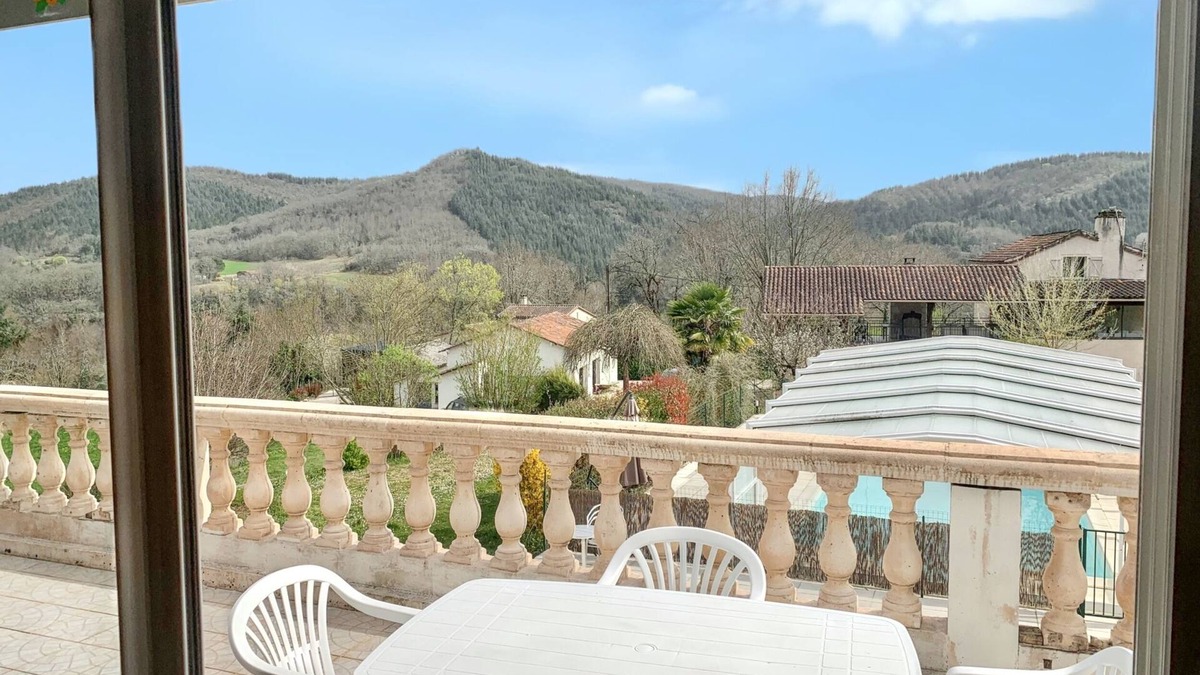 Saint-Gery House | Homerez - Charming house in Saint-Géry with shared pool