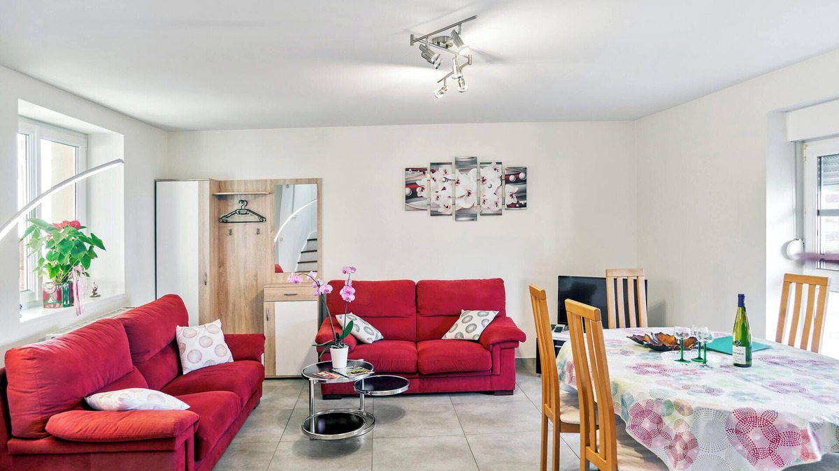 Stotzheim House | Homerez - Charming House in Stotzheim with Garden