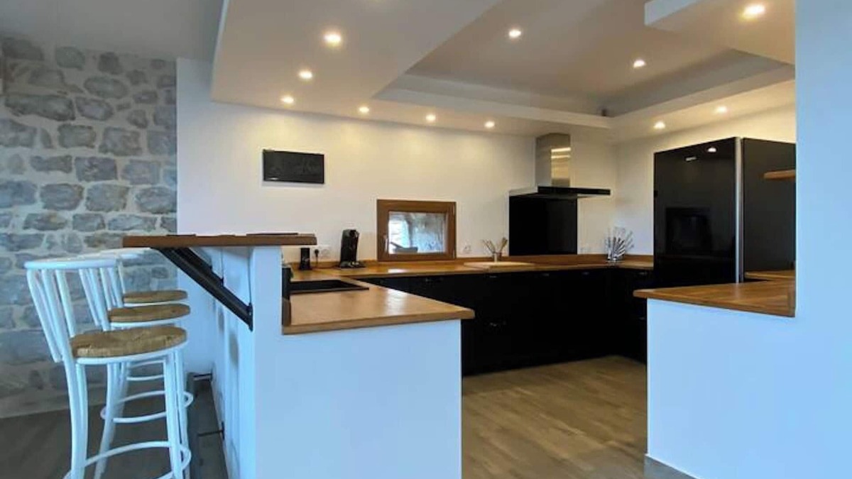 Balazuc House | Homerez - Charming house in Balazuc with garden and outdoor furniture