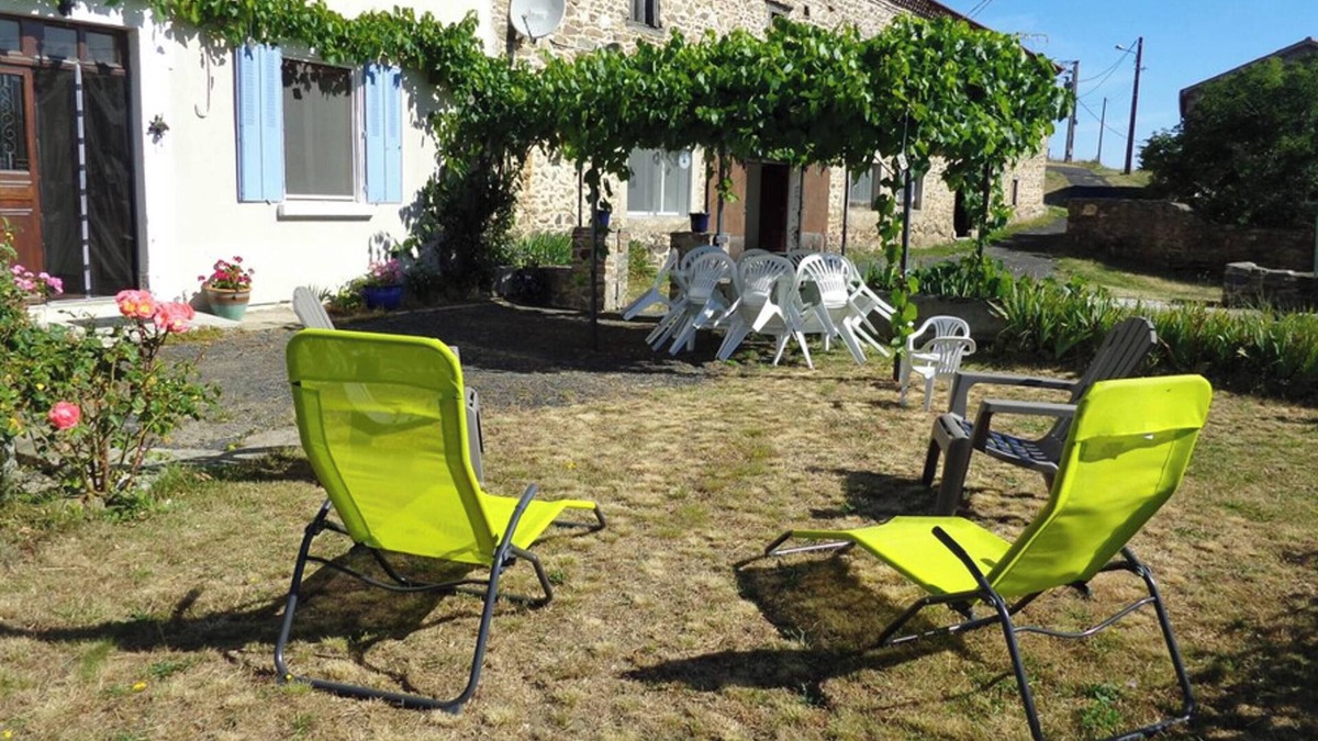 Mercœur House | Homerez - Charming house in Mercœur with garden and parking