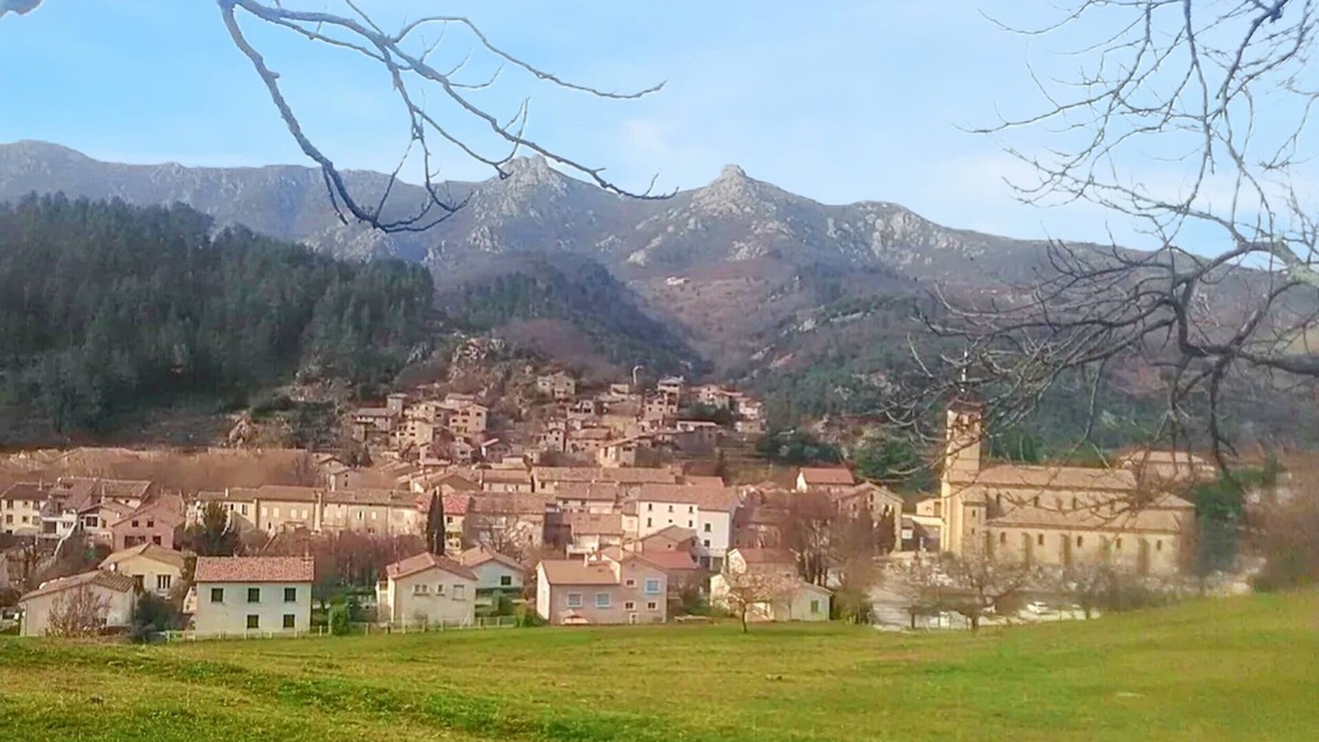 Jaujac House | Homerez - Charming house in Jaujac with terrace and plancha
