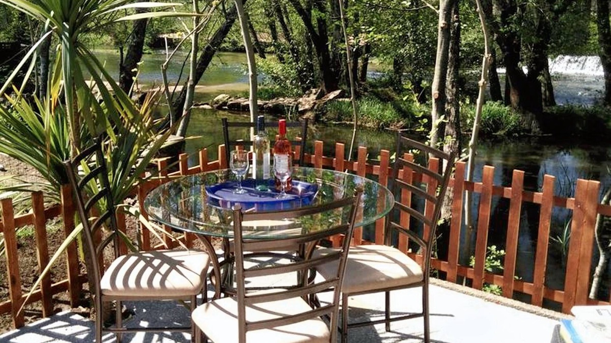 Vila Verde House | Homerez - Charming house with lake and mountain views in Rendufe