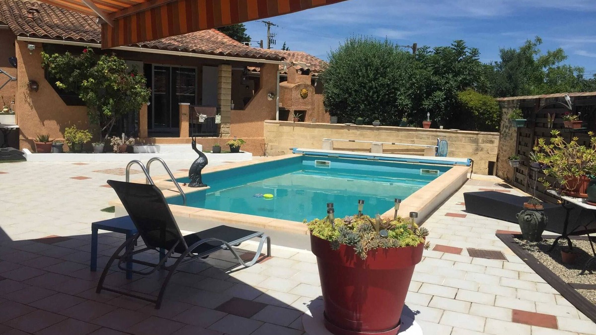 Sernhac Apartment | Homerez - Charming studio with shared pool in Sernhac - 30 m²