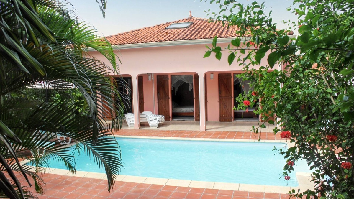Quartier Desert Villa | Homerez - Charming villa in Sainte-Luce with pool and jacuzzi