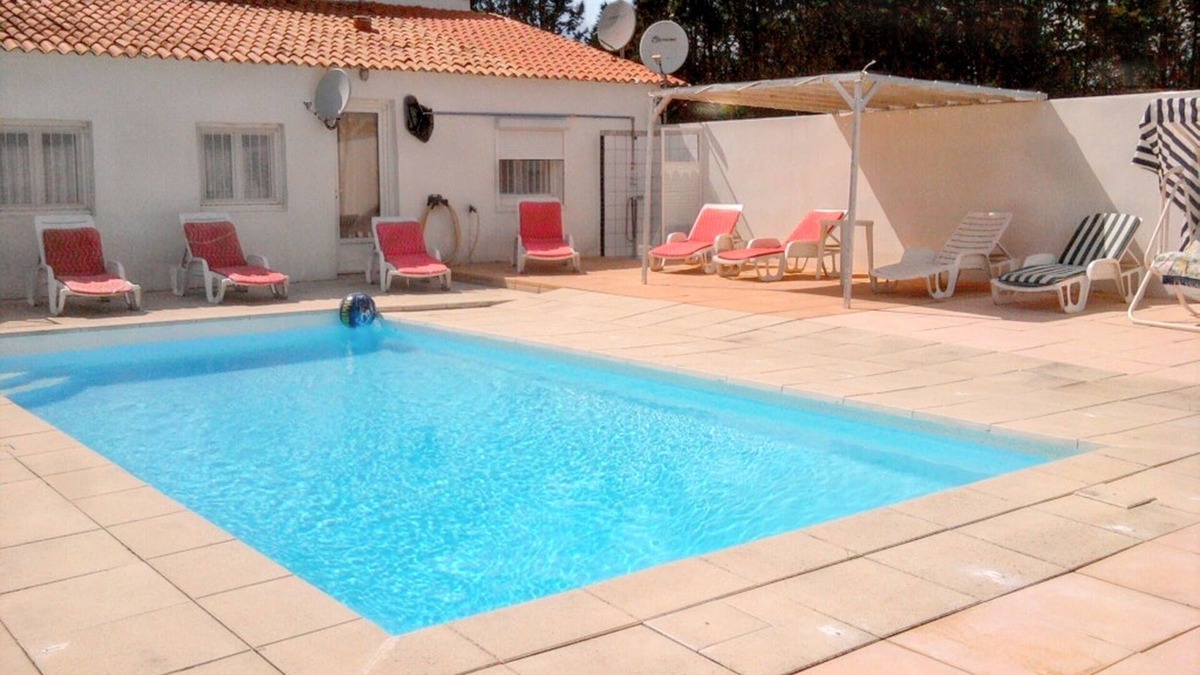 Meynes Villa | Homerez - Charming Villa in Meynes with Private Pool