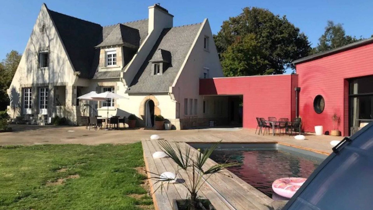 Plouigneau Villa | Homerez - Chic Villa in Plouigneau with Private Pool
